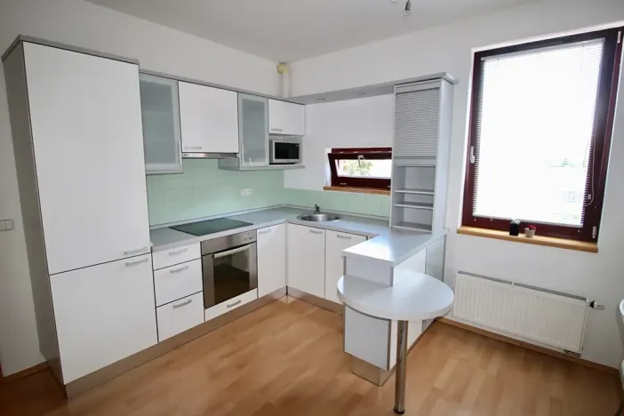 Pronájem bytu 1+kk, Praha - Košíře, Pod Klamovkou, 44 m2