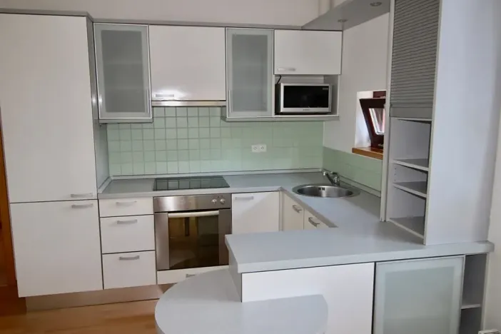 Pronájem bytu 1+kk, Praha - Košíře, Pod Klamovkou, 44 m2