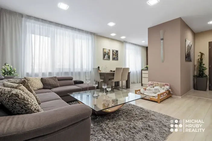 Prodej bytu 2+kk, Ostrava, Vrázova, 79 m2