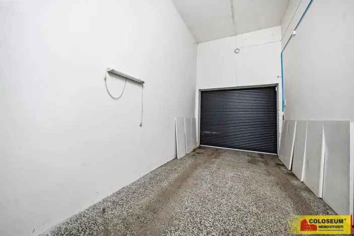 Prodej obchodního prostoru, Pohořelice, 350 m2