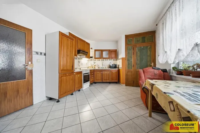 Prodej obchodního prostoru, Pohořelice, 350 m2