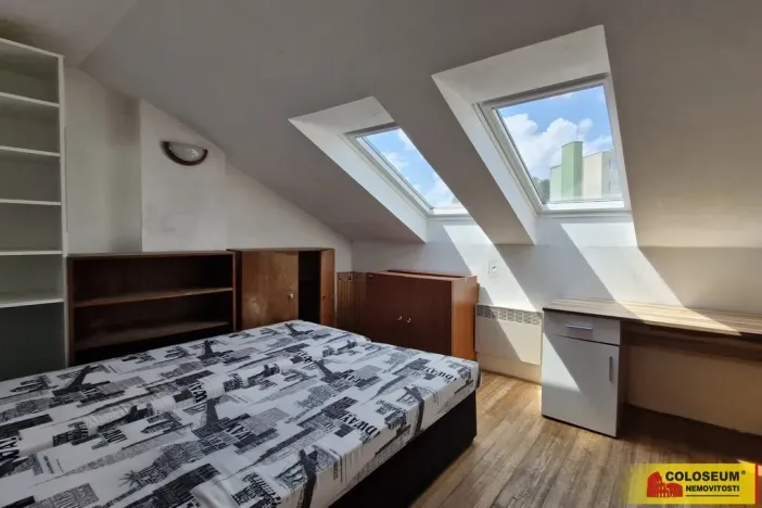 Prodej obchodního prostoru, Pohořelice, 350 m2