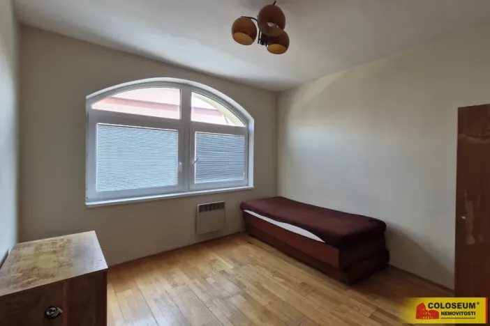 Prodej obchodního prostoru, Pohořelice, 350 m2