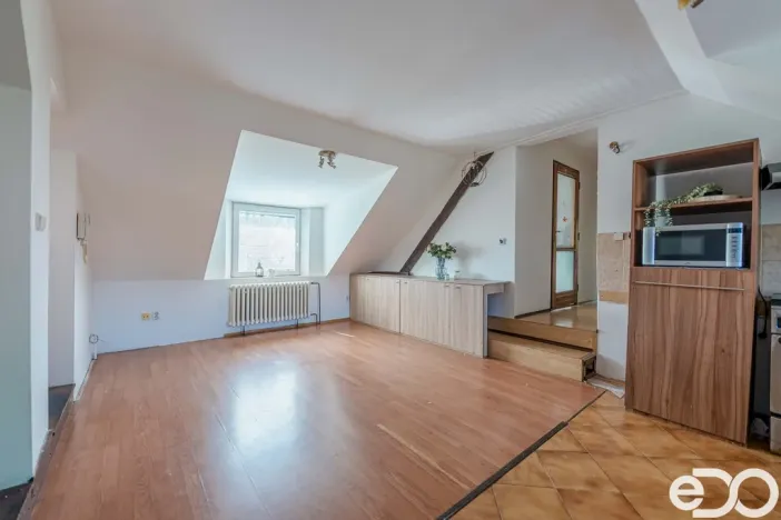 Prodej rodinného domu, Sezemice - Veská, 163 m2