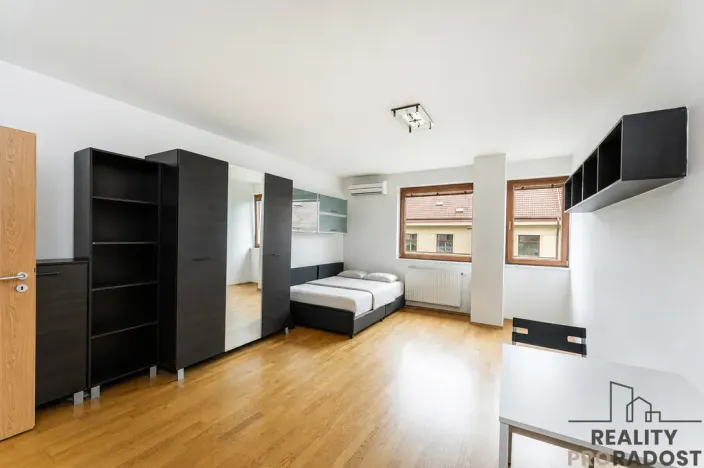 Prodej bytu 1+kk, Praha, Kališnická, 34 m2