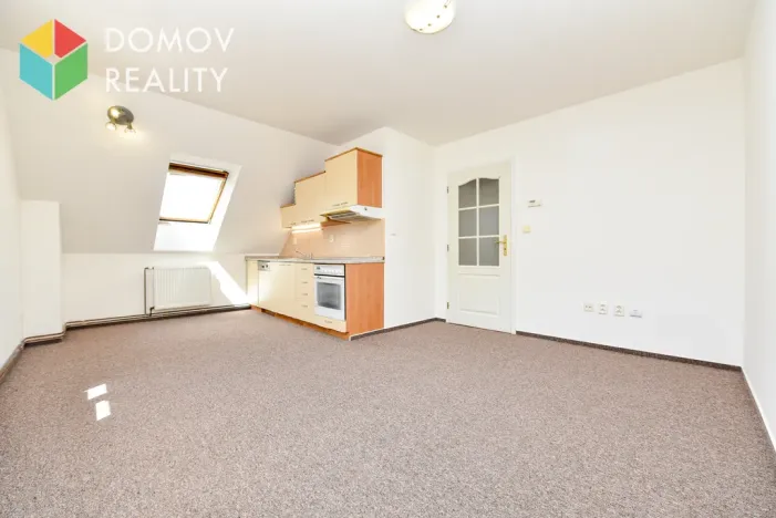 Pronájem bytu 2+kk, Jince, Slavíkova, 39 m2