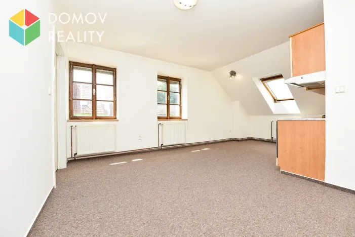 Pronájem bytu 2+kk, Jince, Slavíkova, 39 m2