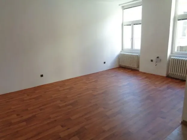 Pronájem bytu 1+kk, Praha - Smíchov, Plzeňská, 35 m2
