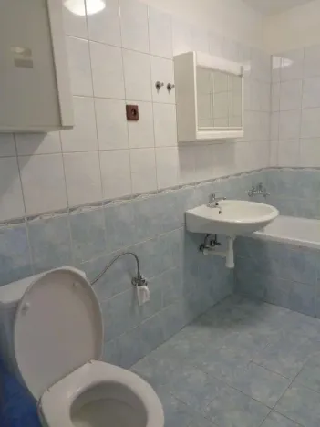 Pronájem bytu 1+kk, Praha - Smíchov, Plzeňská, 35 m2
