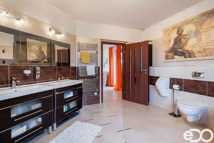 Prodej rodinného domu, Květov, 410 m2