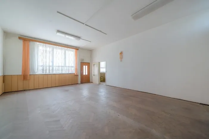 Prodej obchodního prostoru, Kroměříž - Těšnovice, 214 m2