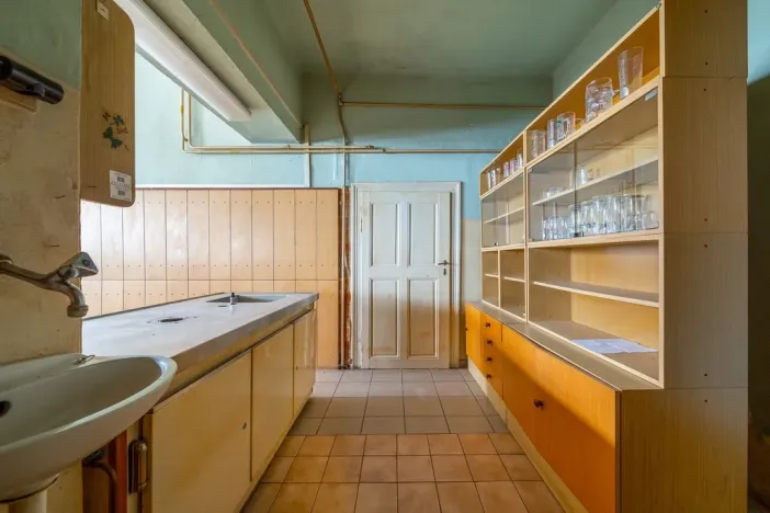 Prodej obchodního prostoru, Kroměříž - Těšnovice, 214 m2