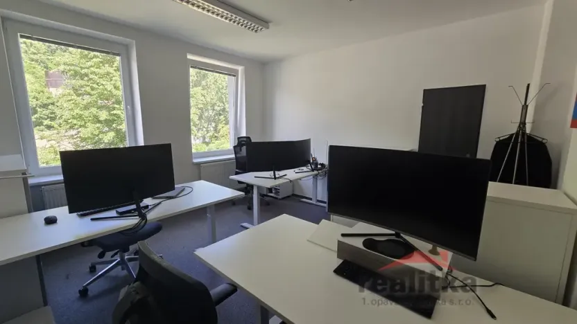 Pronájem kanceláře, Hradec nad Moravicí, Žižkova, 200 m2