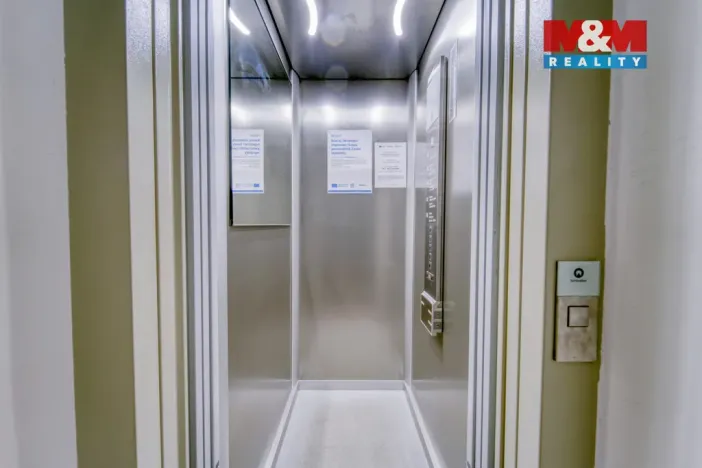 Pronájem kanceláře, Plzeň - Jižní Předměstí, Hálkova, 133 m2
