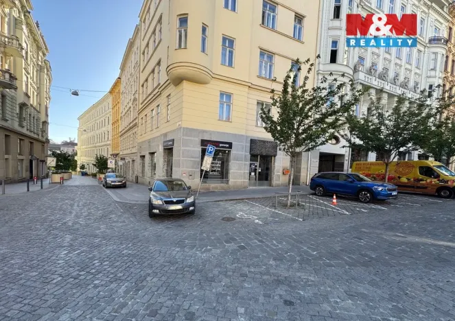 Pronájem obchodního prostoru, Brno, Dominikánské náměstí, 108 m2