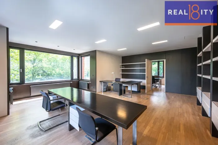 Pronájem vily, Praha, U Hadovky, 400 m2