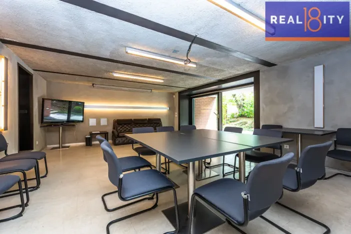 Pronájem vily, Praha, U Hadovky, 400 m2