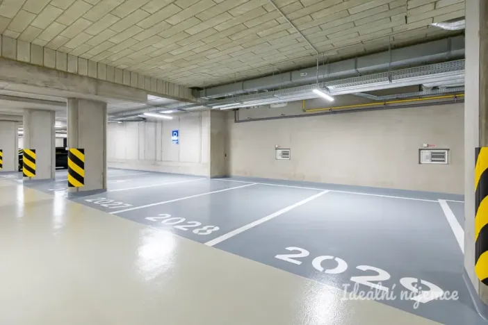 Pronájem bytu 2+kk, Praha - Hloubětín, Waltariho, 52 m2