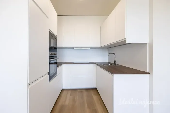 Pronájem bytu 2+kk, Praha - Hloubětín, Waltariho, 52 m2