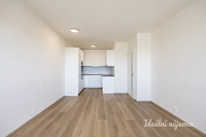 Pronájem bytu 2+kk, Praha - Hloubětín, Waltariho, 52 m2