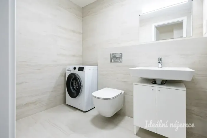 Pronájem bytu 2+kk, Praha - Hloubětín, Waltariho, 52 m2