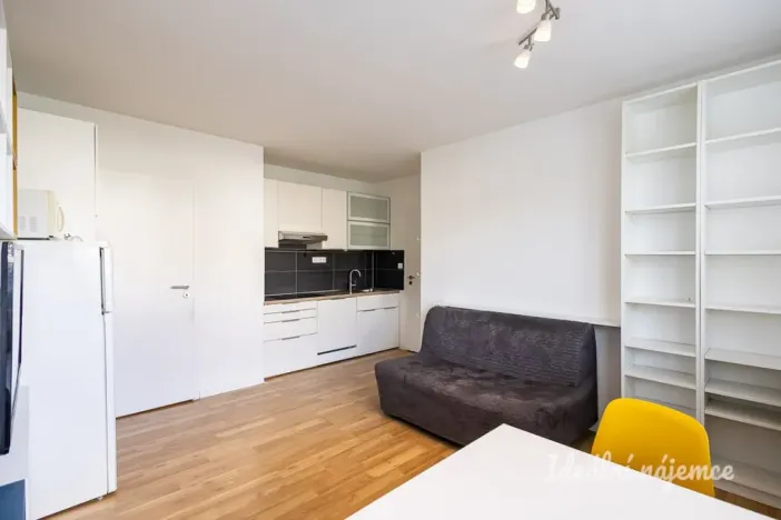 Pronájem bytu 1+1, Praha - Bohnice, Cafourkova, 32 m2