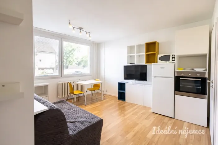 Pronájem bytu 1+1, Praha - Bohnice, Cafourkova, 32 m2