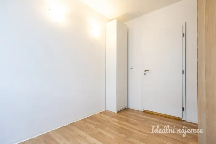 Pronájem bytu 1+1, Praha - Bohnice, Cafourkova, 32 m2