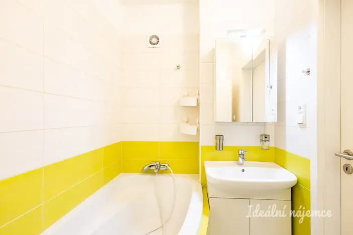 Pronájem bytu 1+1, Praha - Bohnice, Cafourkova, 32 m2