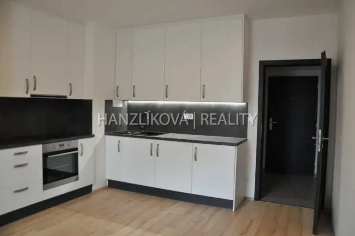 Pronájem bytu 1+kk, České Budějovice - České Budějovice 7, Šumavská, 29 m2