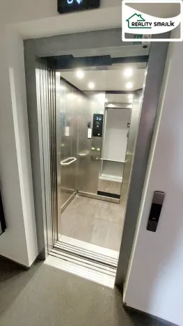 Pronájem kanceláře, Cheb, Májová, 21 m2