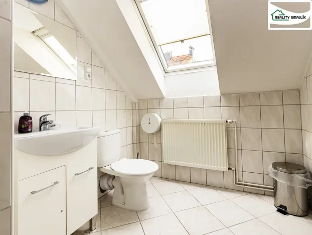 Pronájem bytu 1+kk, Cheb, Svobody, 22 m2