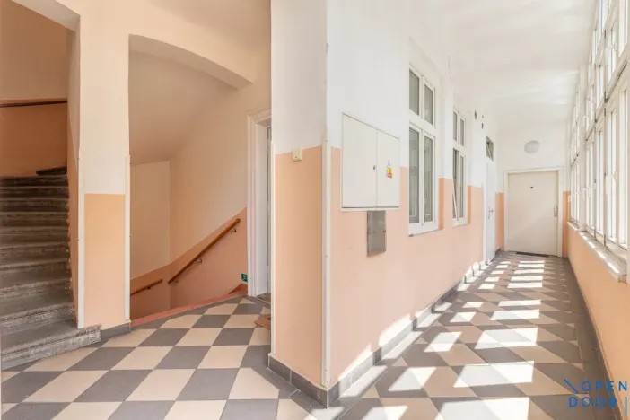 Pronájem bytu 1+1, Praha - Žižkov, Husitská, 28 m2