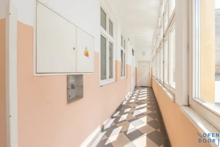 Pronájem bytu 1+1, Praha - Žižkov, Husitská, 28 m2