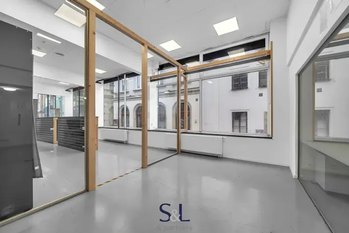 Pronájem obchodního prostoru, Liberec, nám. Sokolovské, 214 m2