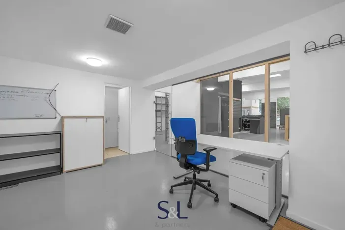 Pronájem obchodního prostoru, Liberec, nám. Sokolovské, 214 m2