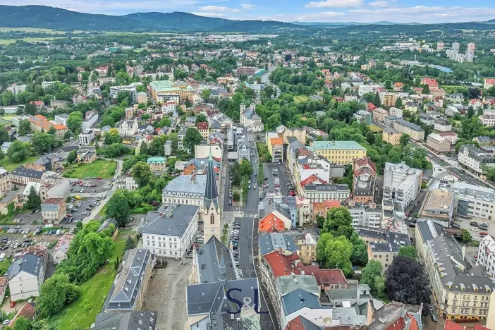 Pronájem obchodního prostoru, Liberec, nám. Sokolovské, 214 m2