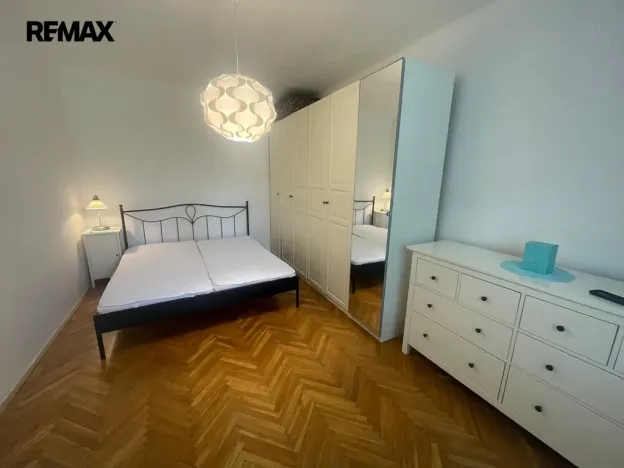 Pronájem bytu 2+kk, Praha - Žižkov, U kněžské louky, 50 m2