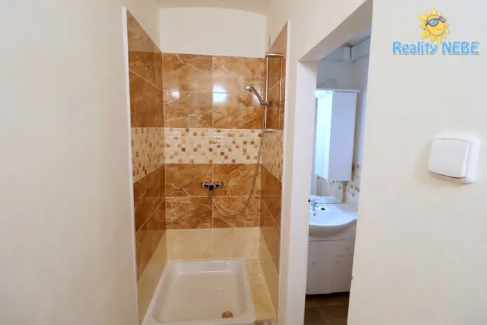 Pronájem bytu 1+kk, Praha - Košíře, Plzeňská, 30 m2