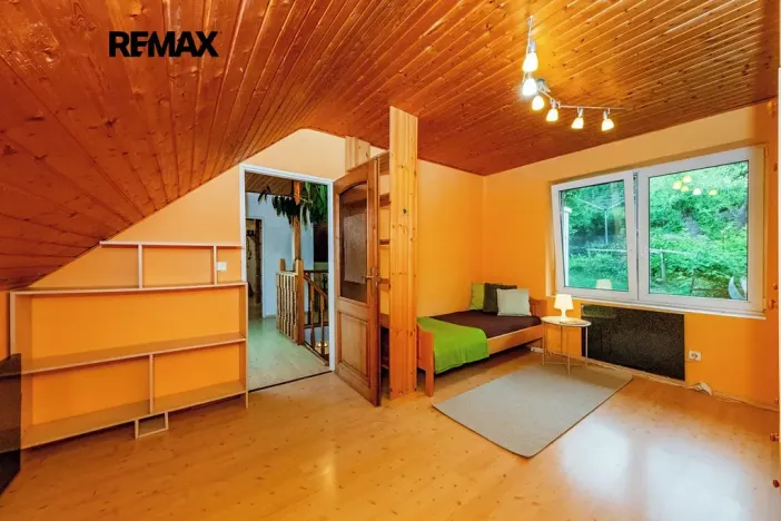 Prodej rodinného domu, Praha - Lipence, V roklích, 160 m2