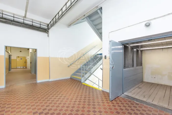 Pronájem skladu, Písek - Budějovické Předměstí, U Vodárny, 288 m2
