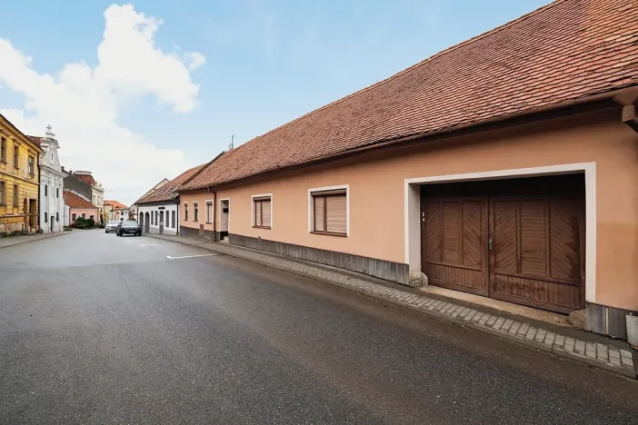 Prodej obchodního prostoru, Mikulov, Koněvova, 80 m2