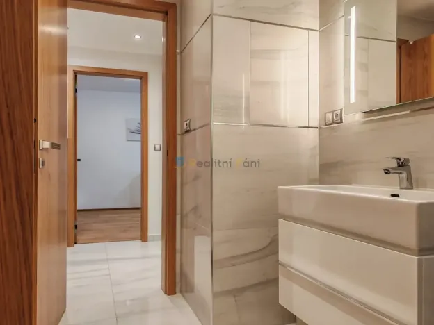 Pronájem bytu 1+kk, Praha - Smíchov, U Nikolajky, 39 m2