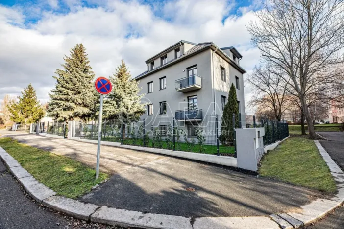 Pronájem bytu 4+kk, Praha - Strašnice, Květnická, 79 m2
