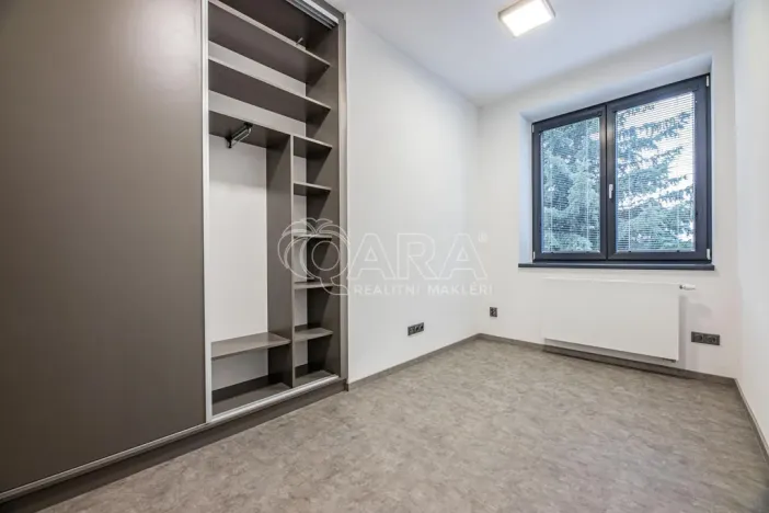Pronájem bytu 4+kk, Praha - Strašnice, Květnická, 79 m2
