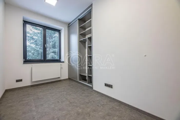 Pronájem bytu 4+kk, Praha - Strašnice, Květnická, 79 m2