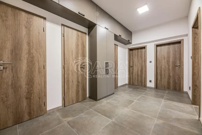Pronájem bytu 4+kk, Praha - Strašnice, Květnická, 79 m2