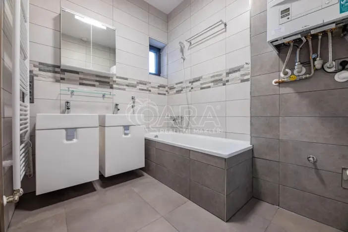 Pronájem bytu 4+kk, Praha - Strašnice, Květnická, 79 m2