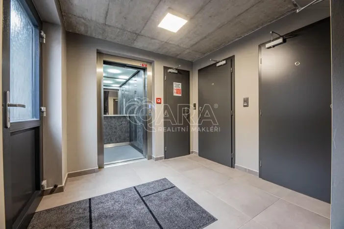 Pronájem bytu 4+kk, Praha - Strašnice, Květnická, 79 m2