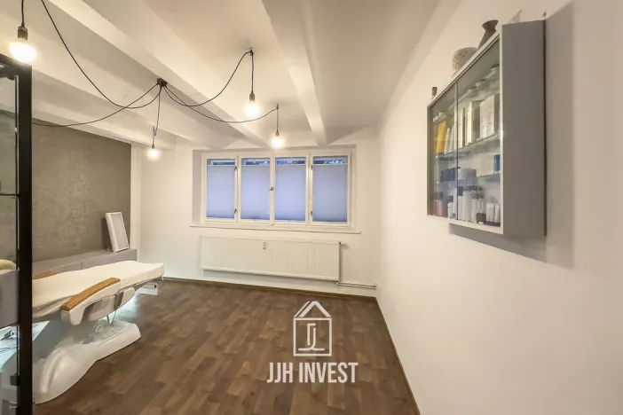 Pronájem obchodního prostoru, Poděbrady, nám. T.G.Masaryka, 55 m2